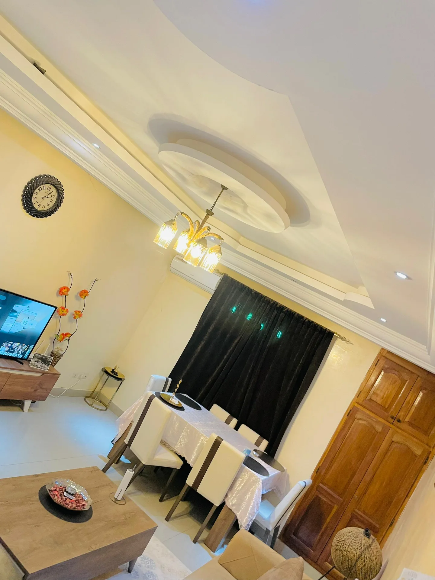 Appartement calme et discret, possible de louer le studio seulement m, situé à Mamelles.