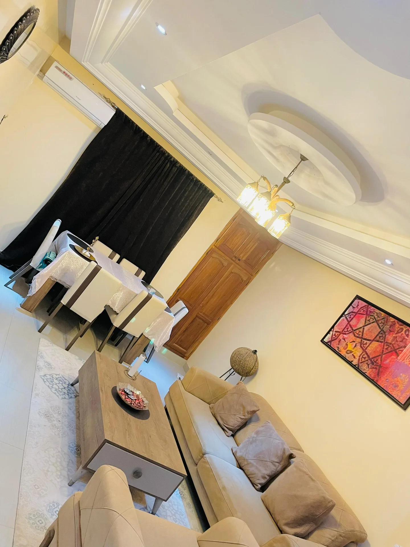 Appartement calme et discret, possible de louer le studio seulement m, situé à Mamelles.