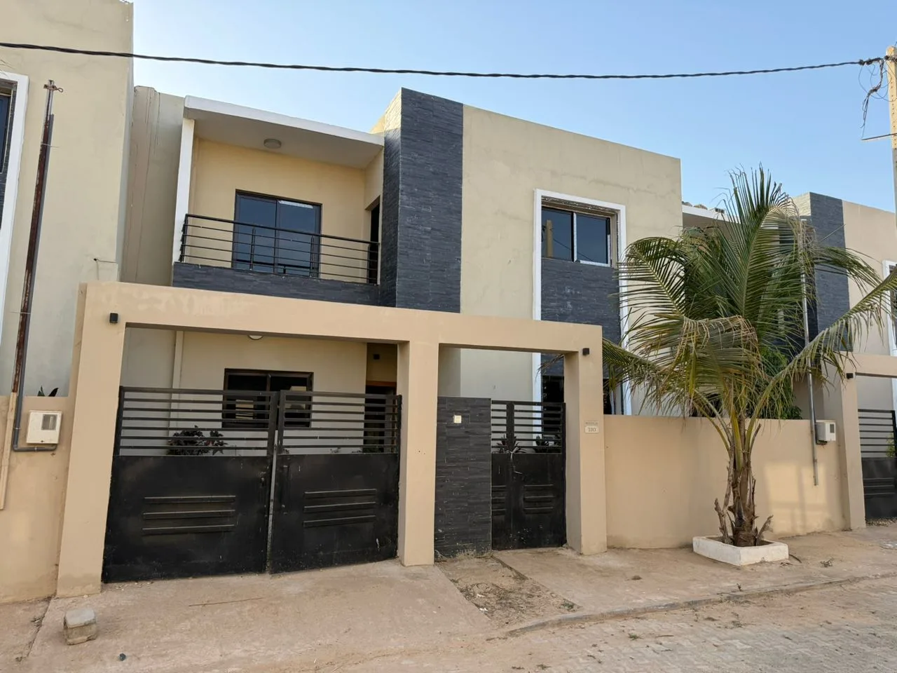 Villa R+1 de 174 m2 à vendre Almadie2 kounoune jamais habitée