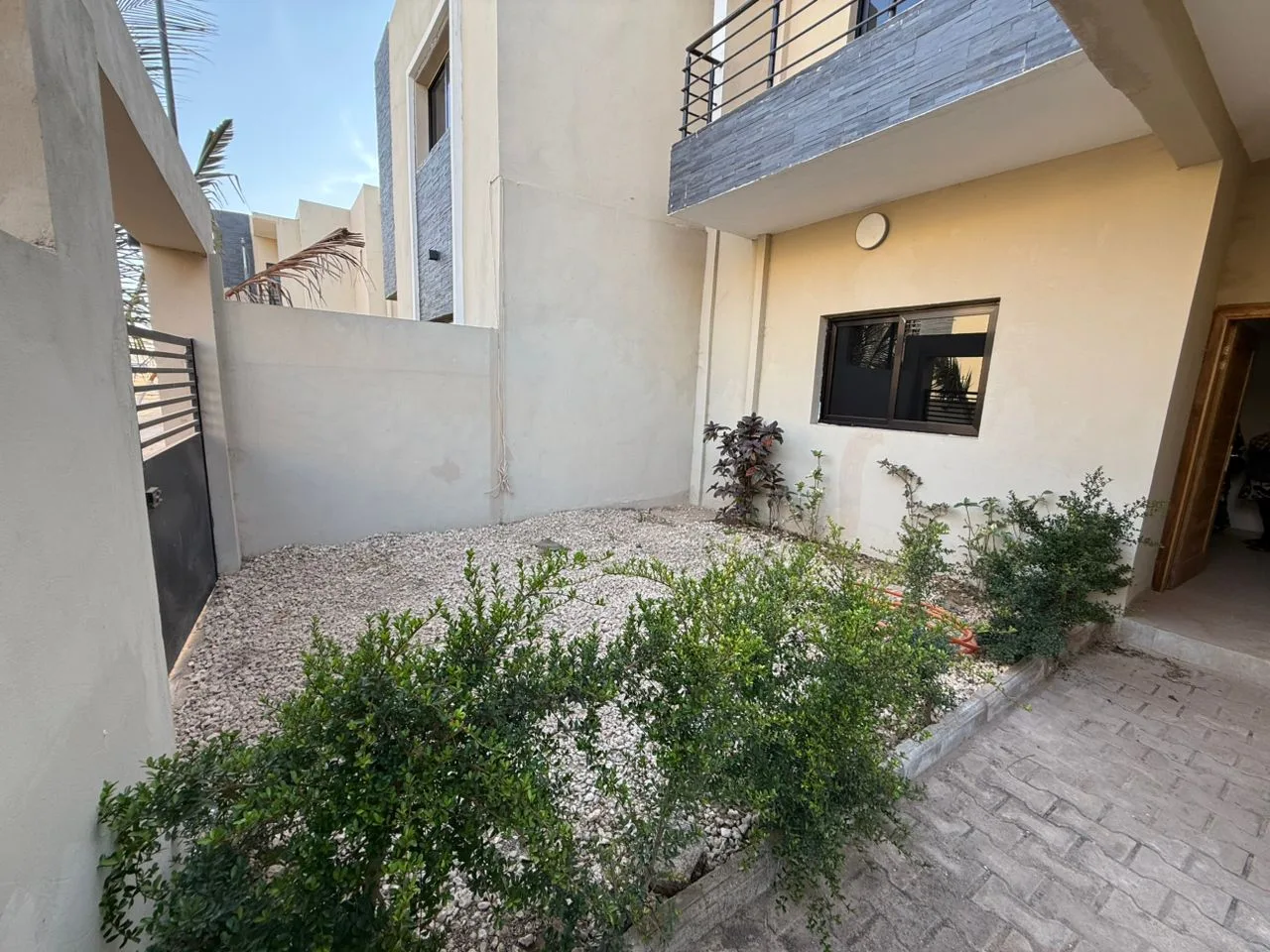 Villa R+1 de 174 m2 à vendre Almadie2 kounoune jamais habitée