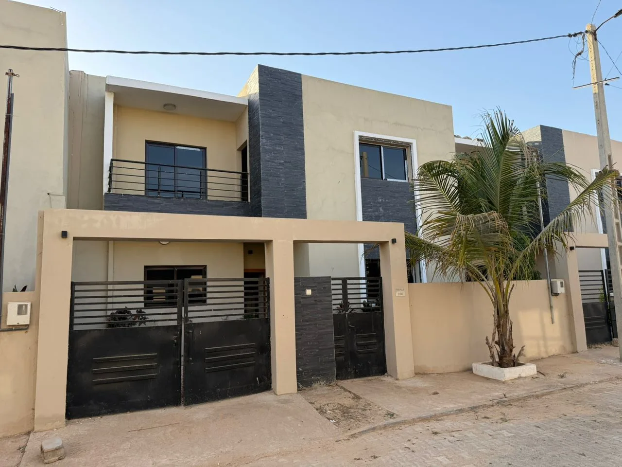 Villa R+1 de 174 m2 à vendre Almadie2 kounoune jamais habitée