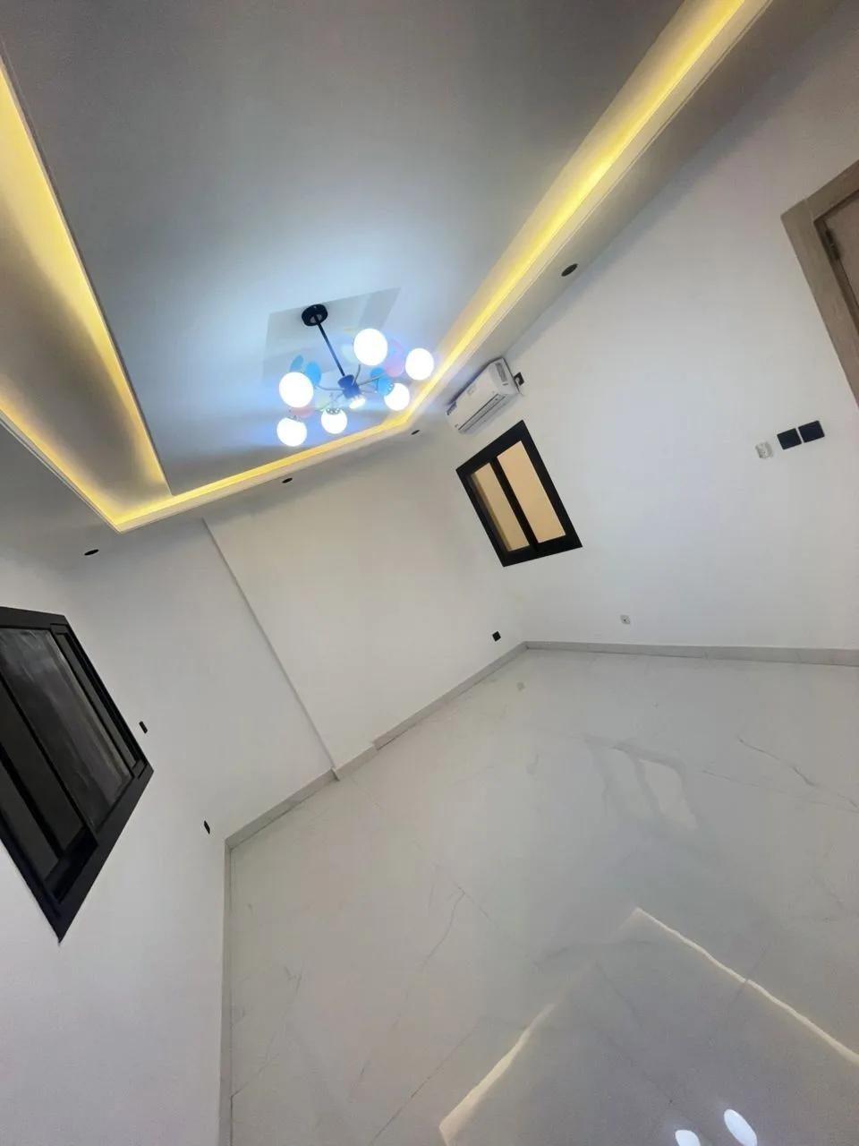 Bel appartement F3 jamais habité aux Almadies – Résidence sécurisée avec ascenseur