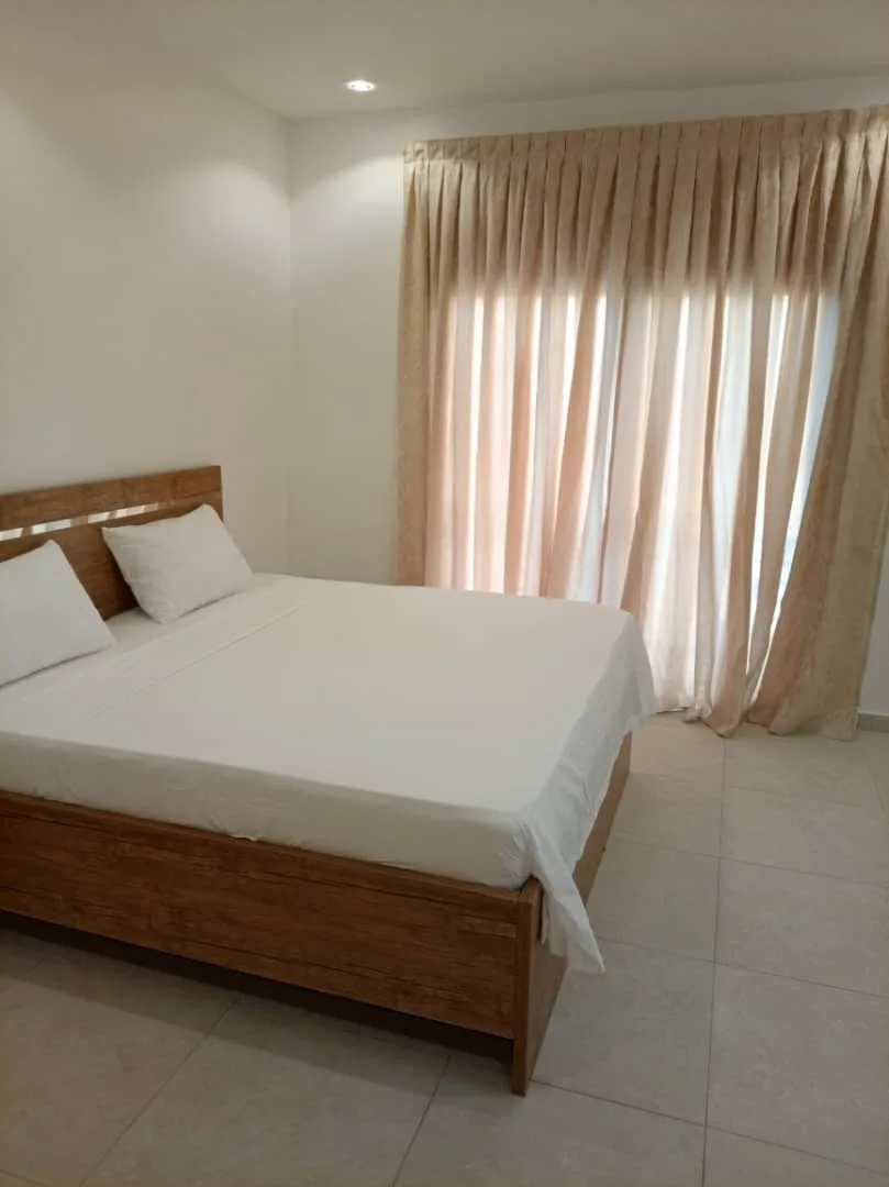 Villa meublée R+1 à vendre – Ngaparou