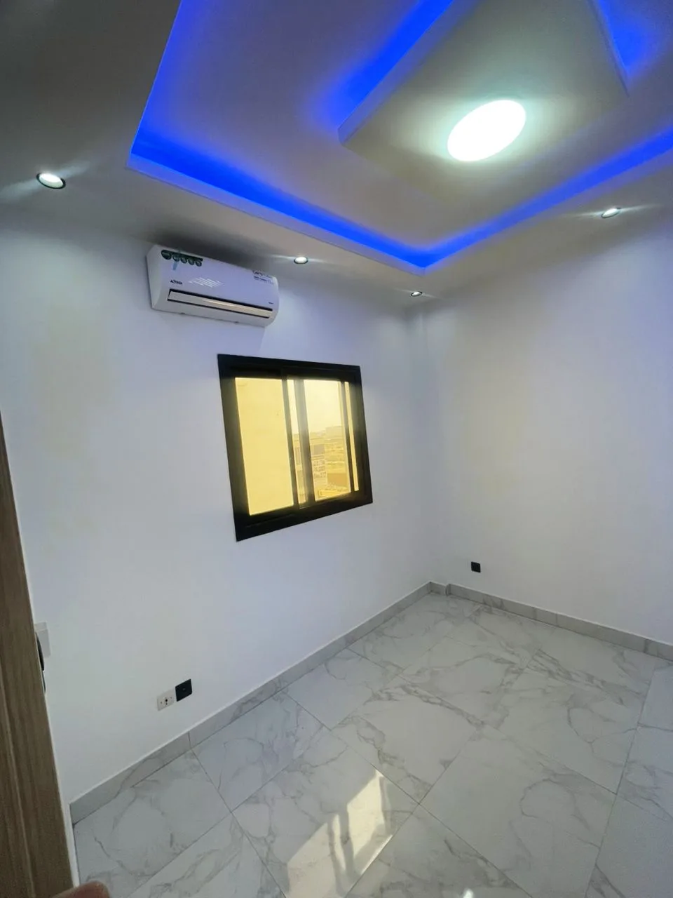 Bel appartement F3 jamais habité aux Almadies – Résidence sécurisée avec ascenseur