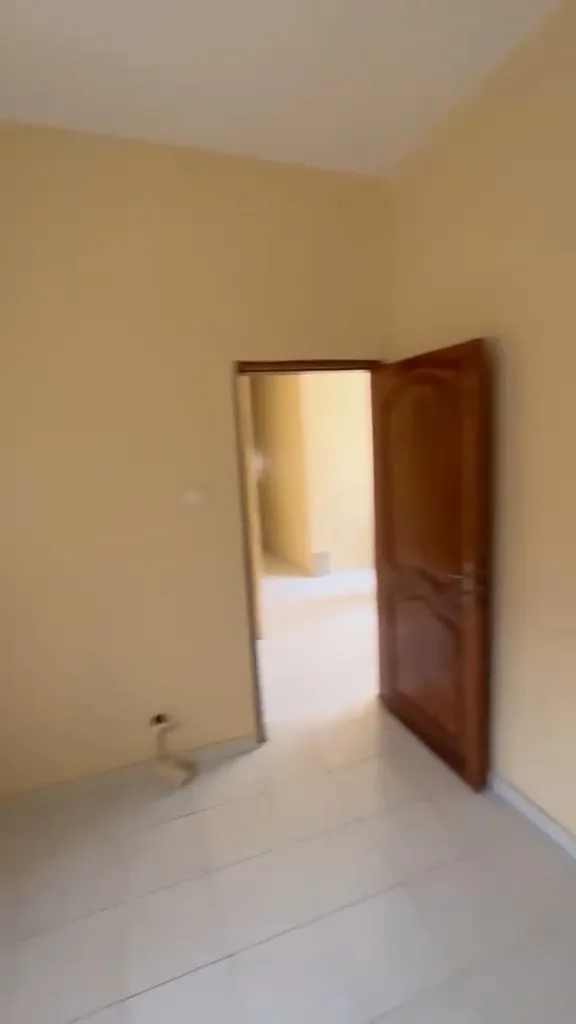 Appartement meublé à louer – Jaxxay (près du Djolof Chicken)