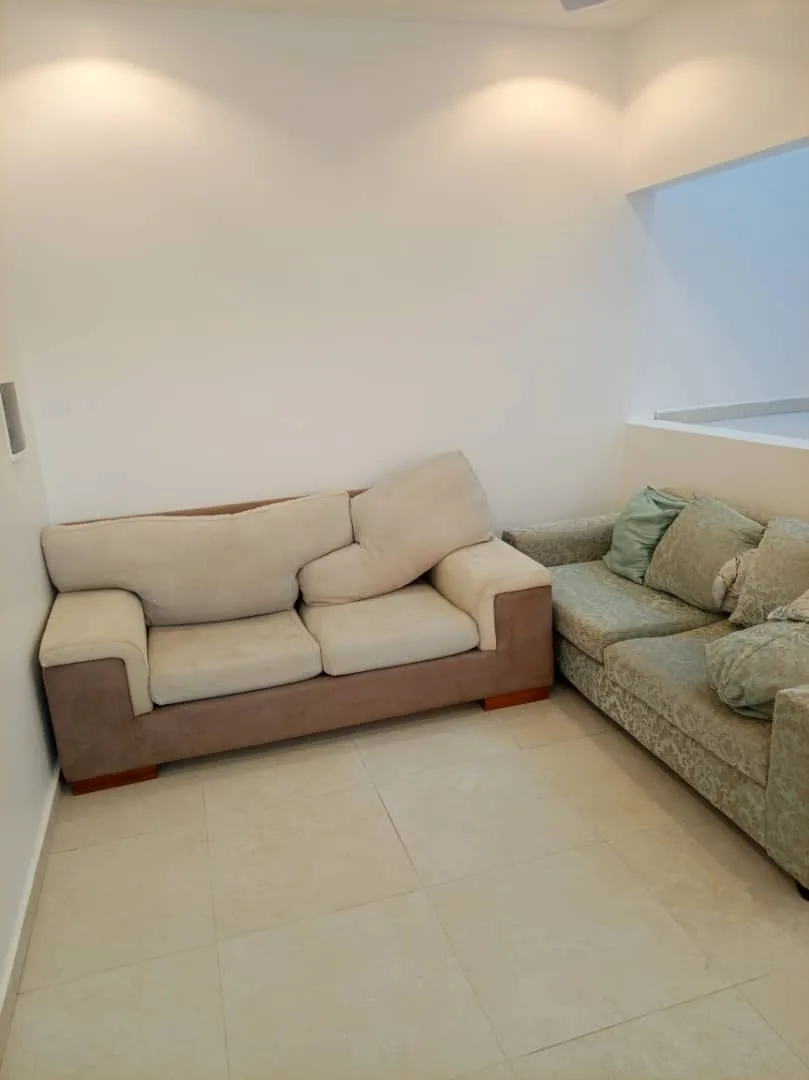 Villa meublée R+1 à vendre – Ngaparou