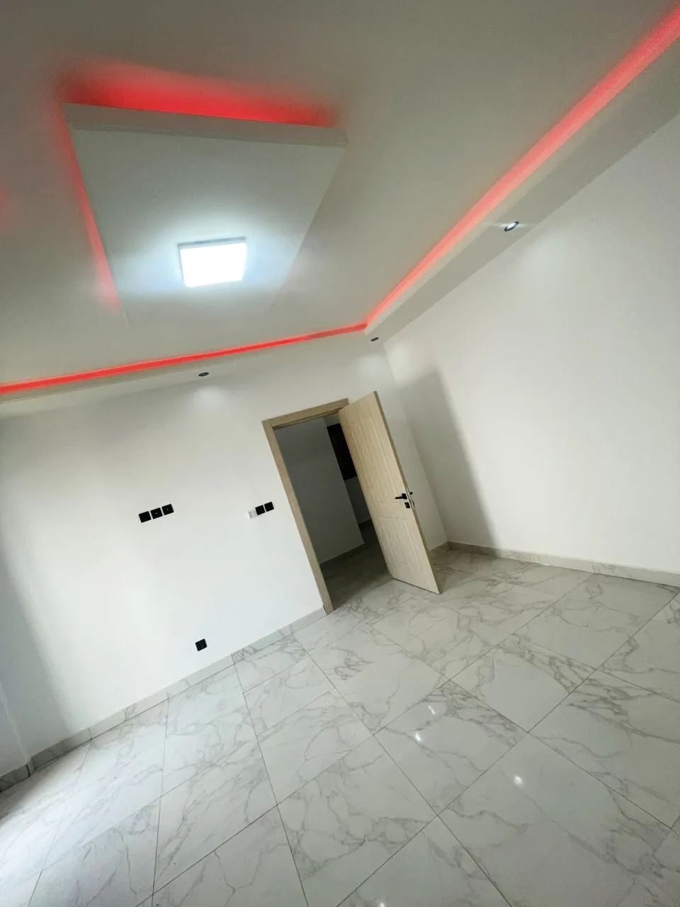 Bel appartement F3 jamais habité aux Almadies – Résidence sécurisée avec ascenseur