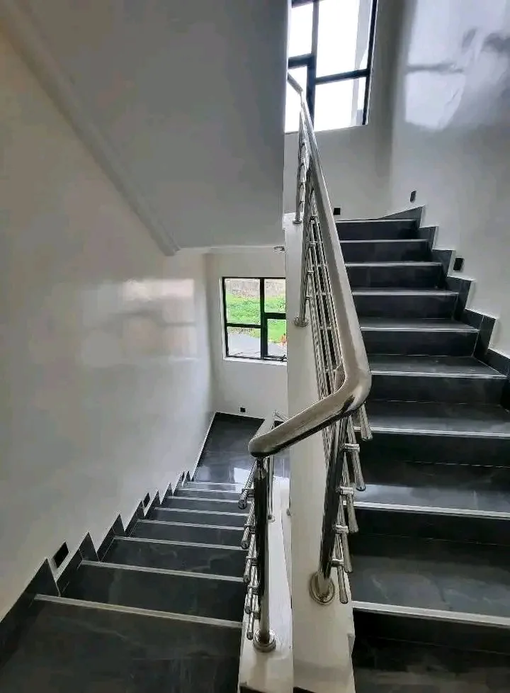 Appartement F4 3 chambres salon à louer Yoff virage